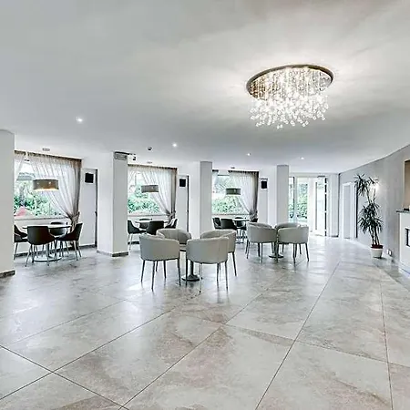 Schiller Hotel 3*